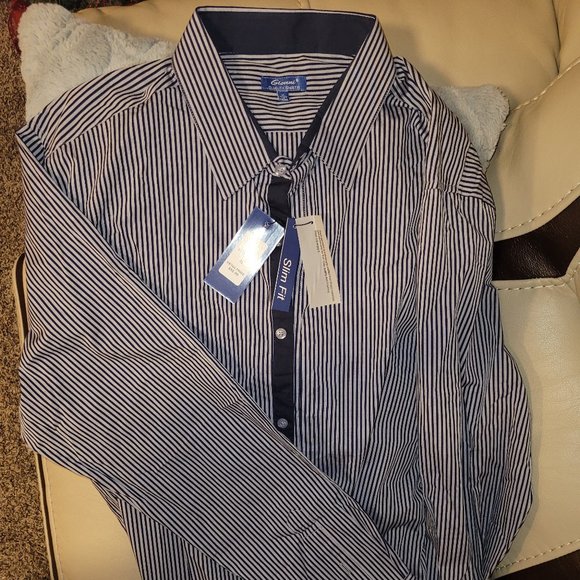 Men's Casual Buttondown - Picture 1 of 4